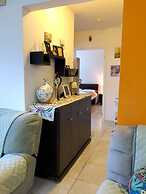 Room in Guest Room - Room in Comfortable Apartment Located on the Beac