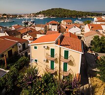 Lovely 2-bedroom Apartment Sonia, Sleeps 6