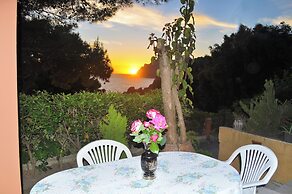 Villa Takis on Pelekas Beach, Apartment B With sea View