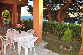 Villa Takis on Pelekas Beach, Apartment B With sea View