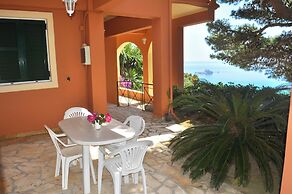 Villa Takis on Pelekas Beach, Apartment B With sea View