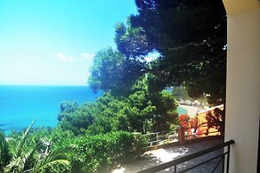 Villa Takis on Pelekas Beach, Apartment B With sea View