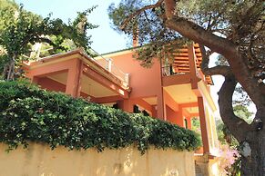 Villa Takis on Pelekas Beach, Apartment B With sea View