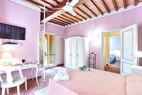 Luxury Villa in Tuscany With Pool Near Pisa and Florence - Eight Bedro
