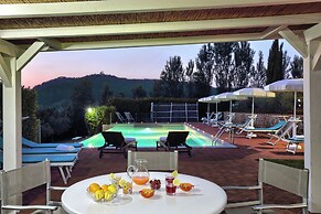 Luxury Villa in Tuscany With Pool Near Pisa and Florence - Eight Bedro