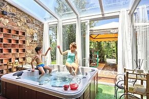 Luxury Villa in Tuscany With Pool Near Pisa and Florence - Eight Bedro