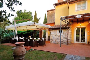 Luxury Villa in Tuscany With Pool Near Pisa and Florence - Sixe Bedroo