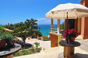Villa Takis on Pelekas Beach Small House With Garden and sea View
