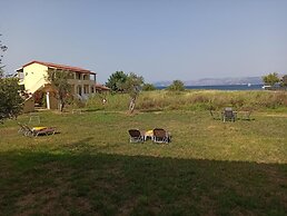 Summer Desire - One Bedroom Apartment With Sea View