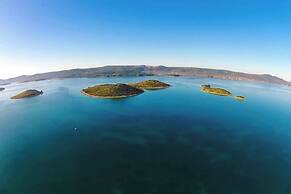 Beachfront Holiday House Žal