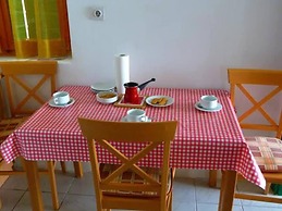 Beachfront Holiday House Žal