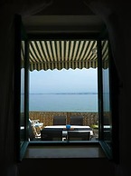 Beachfront Holiday House Žal