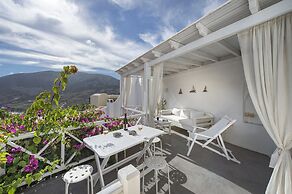 Spacious 3-bed Villa With Private Pool in Pyrgos