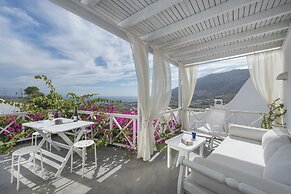 Spacious 3-bed Villa With Private Pool in Pyrgos