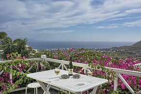 Spacious 3-bed Villa With Private Pool in Pyrgos