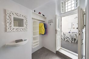 Spacious 3-bed Villa With Private Pool in Pyrgos