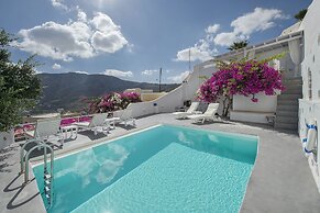 Spacious 3-bed Villa With Private Pool in Pyrgos