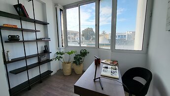 The Perfect Flat Sea Side Central Luxurious