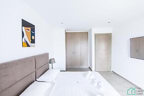 Brand new Spacious 1bd apt With City View