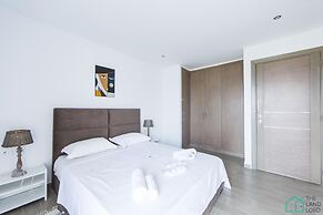 Brand new Spacious 1bd apt With City View