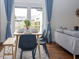 38 Venn Park