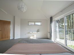 38 Venn Park