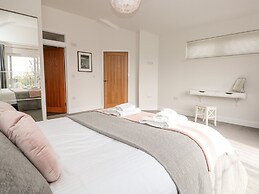 38 Venn Park
