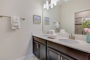 Champions Gate 6 Bedroom Villa by RedAwning