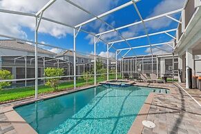 Champions Gate 6 Bedroom Villa by RedAwning