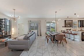 Champions Gate 6 Bedroom Villa by RedAwning