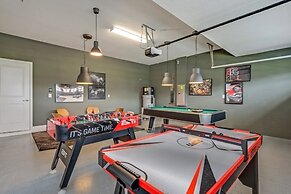 Champions Gate 6 Bedroom Villa by RedAwning