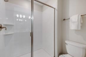 Champions Gate 6 Bedroom Villa by RedAwning