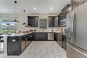 Champions Gate 6 Bedroom Villa by RedAwning