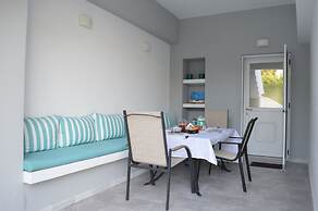 The Elegant Summer House