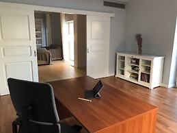 The Elegant Summer House