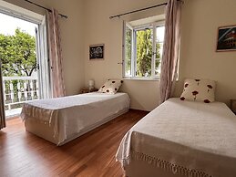 The Elegant Summer House