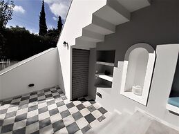 The Elegant Summer House