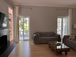 The Elegant Summer House