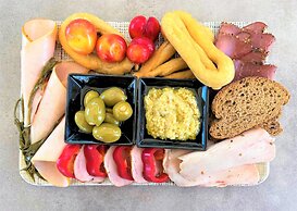 Rustic Hill Private Pool Suites