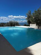 Rustic Hill Private Pool Suites