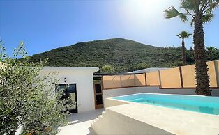 Rustic Hill Private Pool Suites