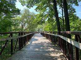 Dazzling Home Next to Beach & Go Station