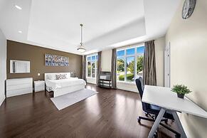 Dazzling Home Next to Beach & Go Station