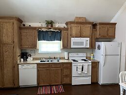 Candlelight Cottages by the Beach