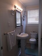 Candlelight Cottages by the Beach