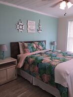 Candlelight Cottages by the Beach