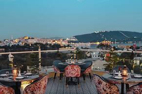 The Chronicles - Near the Lake Pichola Udaipur