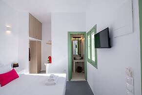 White Orchid Cave House & Studio