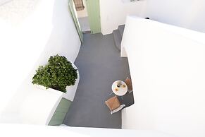 White Orchid Cave House & Studio