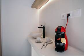 White Orchid Cave House & Studio